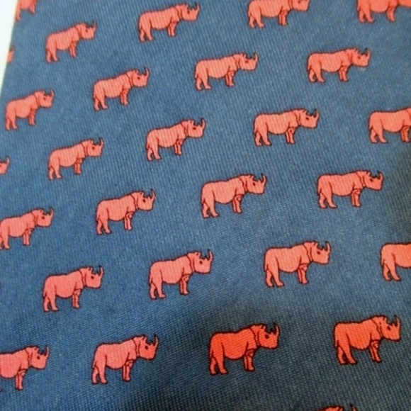 Vineyard Vines Other - VINEYARD VINES Handmade USA Silk NECK TIE RHINO